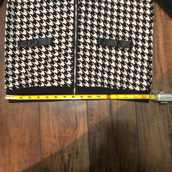 🖤🤍 Black & White Jacket 🖤🤍 - Picture 2 of 8